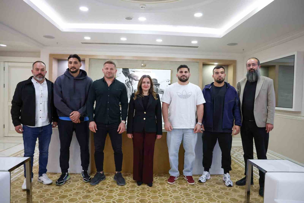 ANTALYA BÜYÜKŞEHİR BELEDİYESİ SPOR KULÜBÜ BAŞKANI UTKAN HASAN EMİNOĞLU, BAŞ ANTRENÖR UFUK ATALAN...