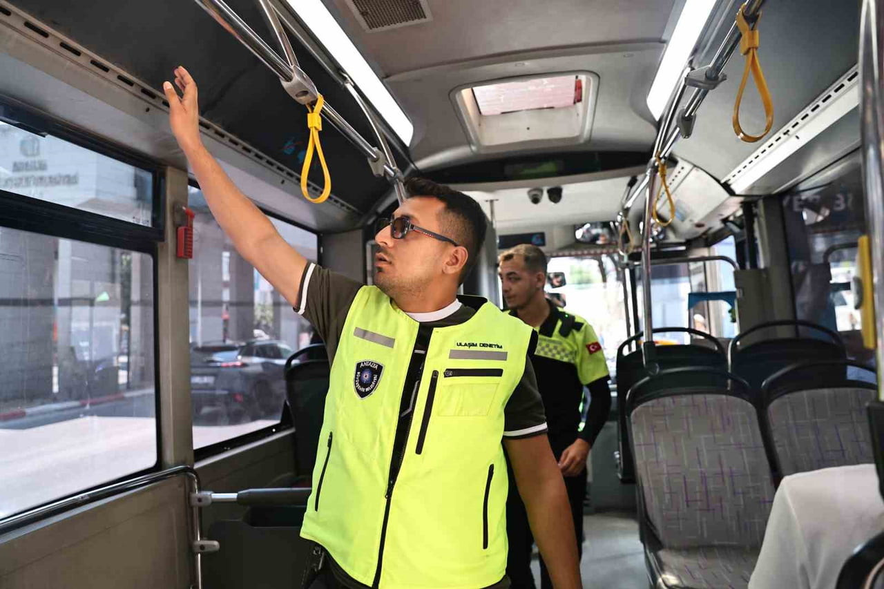 ANTALYA BÜYÜKŞEHİR BELEDİYESİ, YAZ AYLARINDA VATANDAŞLARIN TOPLU ULAŞIMDA KONFORLU VE SAĞLIKLI...
