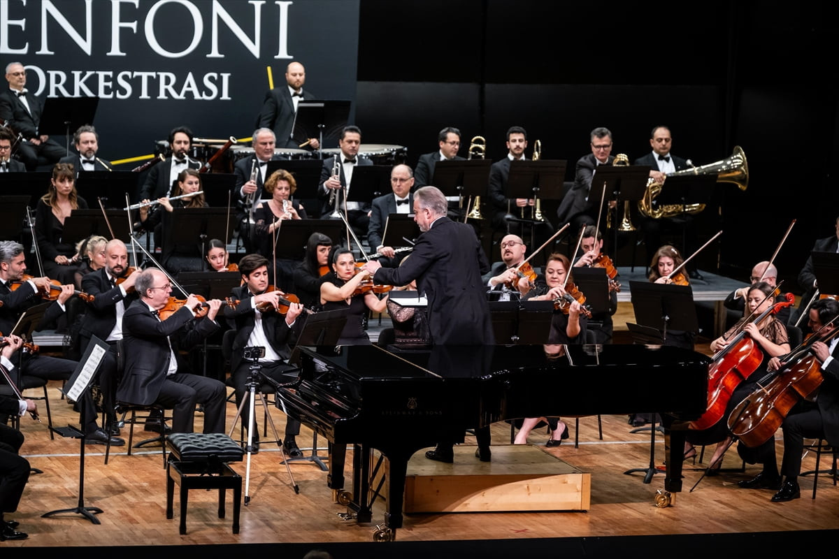 Antalya Devlet Senfoni Orkestrası (ADSO), DenizBank Konserleri kapsamında sanatseverlerle...