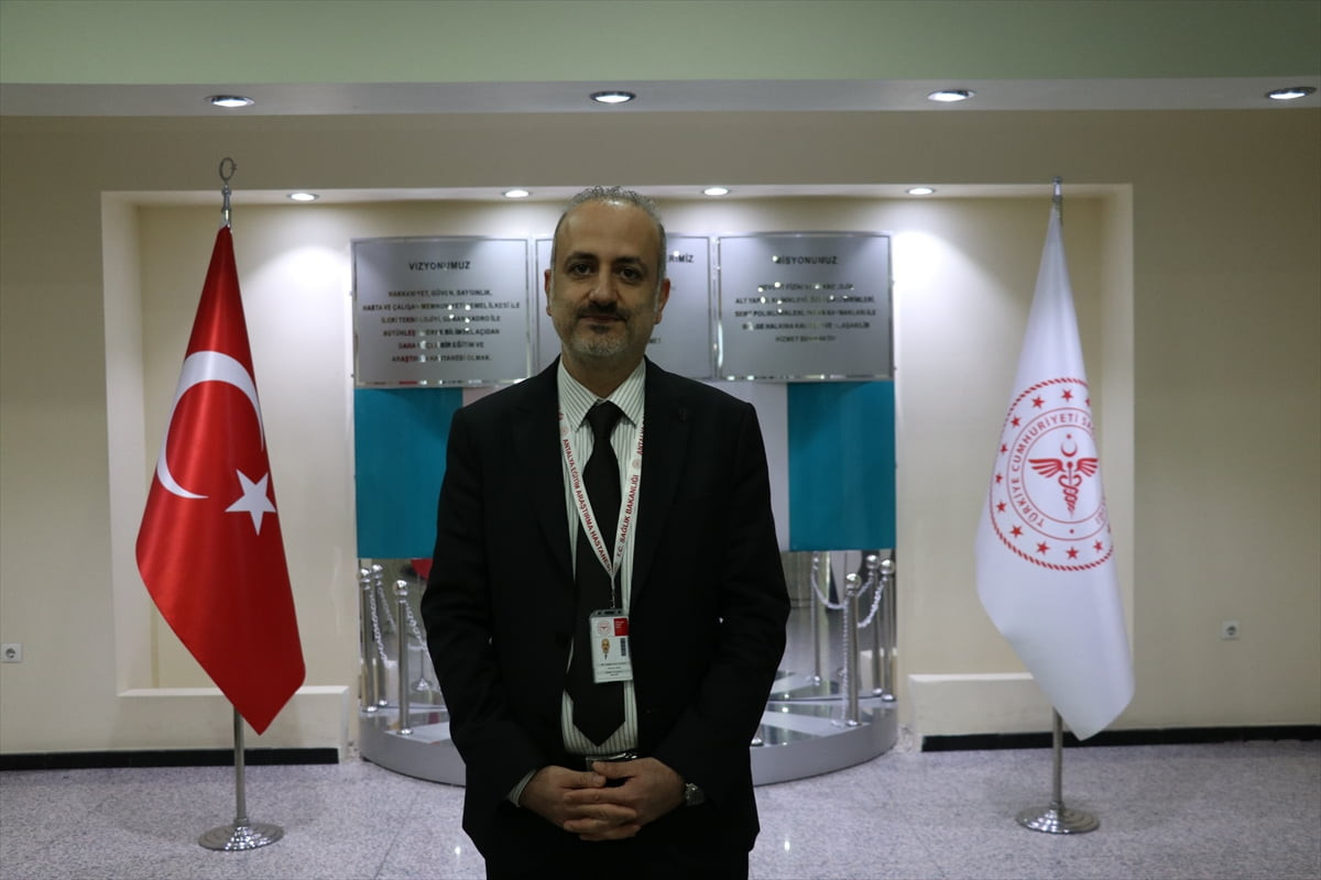 Antalya Eğitim ve Araştırma Hastanesi (EAH) ev sahipliğinde, sağlık çalışanlarına yönelik "Sağlık...