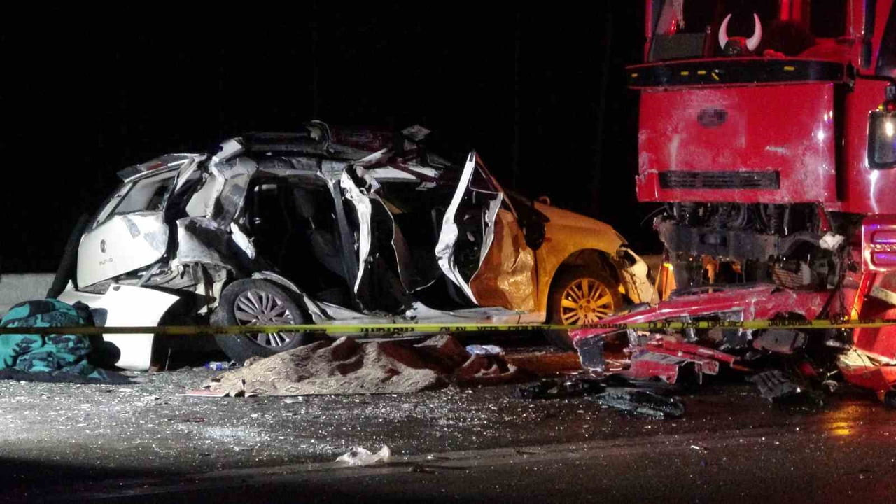 ANTALYA-ISPARTA KARAYOLUNDA MEYDANA GELEN TRAFİK KAZASINDA 1 KİŞİ HAYATINI KAYBETTİ, 1’İ AĞIR...