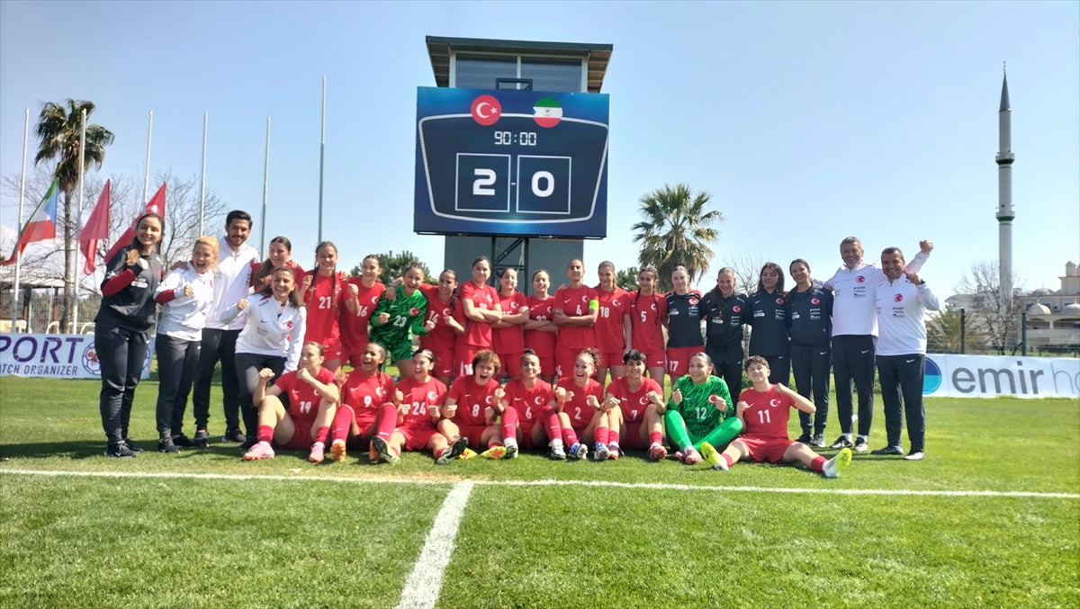 Antalya kampını galibiyetle noktalayan 19 Yaş Altı Kadın Futbol Milli Takımı, hazırlık maçında...