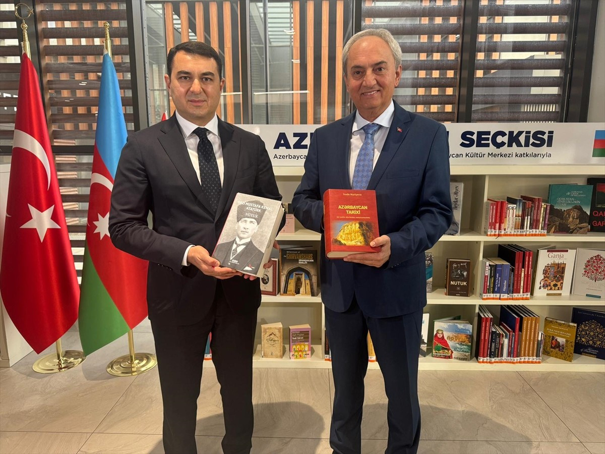 Antalya Kütüphanesi'nde Azerbaycan ile kültürel işbirliğini güçlendirmek, okuyuculara edebiyatını...