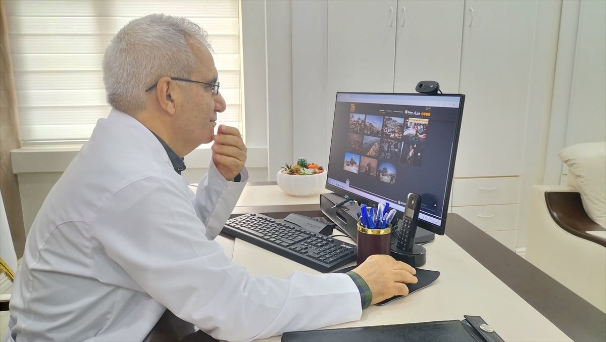 Antalya Manavgat Devlet Hastanesi Başhekimi Mehmet Deniz, Anadolu Ajansının (AA) gözünden 2025'e...