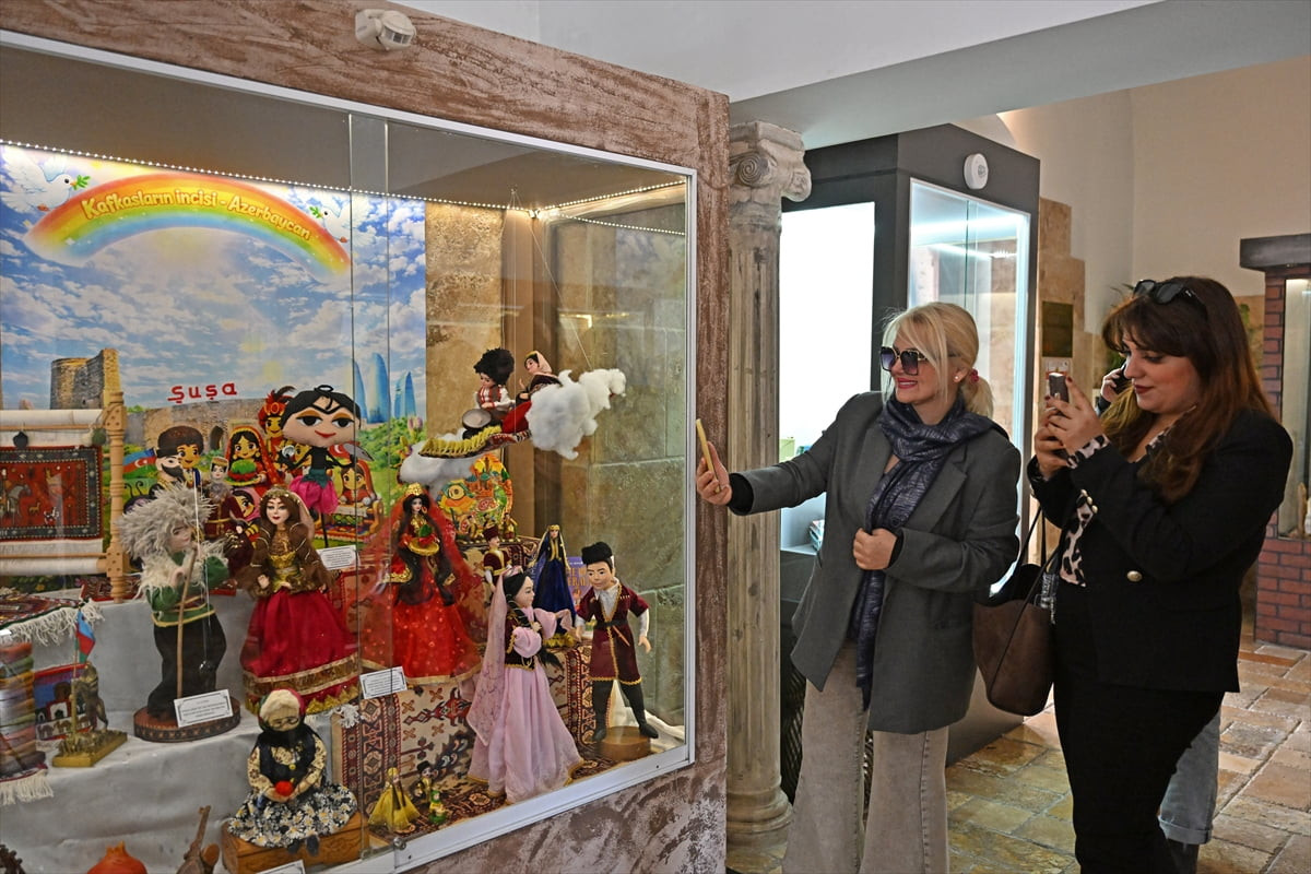 Antalya Oyuncak Müzesi'ne, Azerbaycan Kültür Merkezi tarafından 26 parçalık özel bir oyuncak...