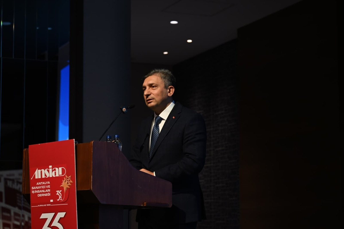 Antalya Sanayici ve İş İnsanları Derneğinin (ANSİAD) ev sahipliğinde düzenlenen "23. Girişimcilik...