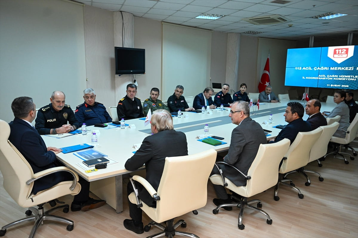 Antalya'da 112 Acil Çağrı Hizmetleri İl Koordinasyon Komisyonu Toplantısı gerçekleştirildi....