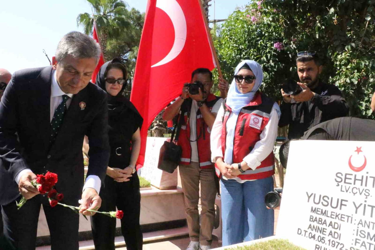 ANTALYA'DA 15 TEMMUZ DEMOKRASİ VE MİLLİ BİRLİK GÜNÜ KAPSAMINDA DÜZENLENEN ANMA PROGRAMINDA...