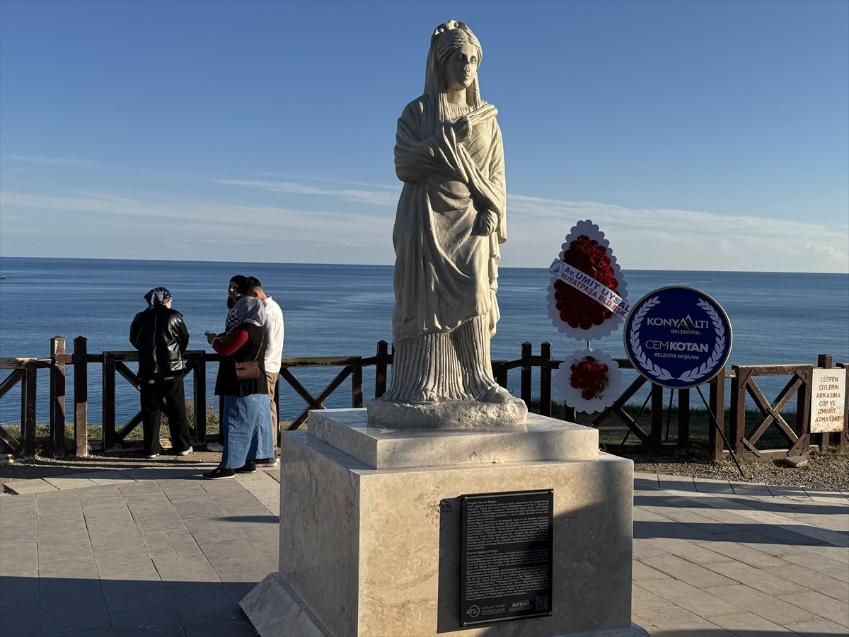 Antalya'da , Antalya İş Kadınları Derneği (ANTİKAD) ve Antalya Ticaret ve Sanayi Odası (ATSO)...