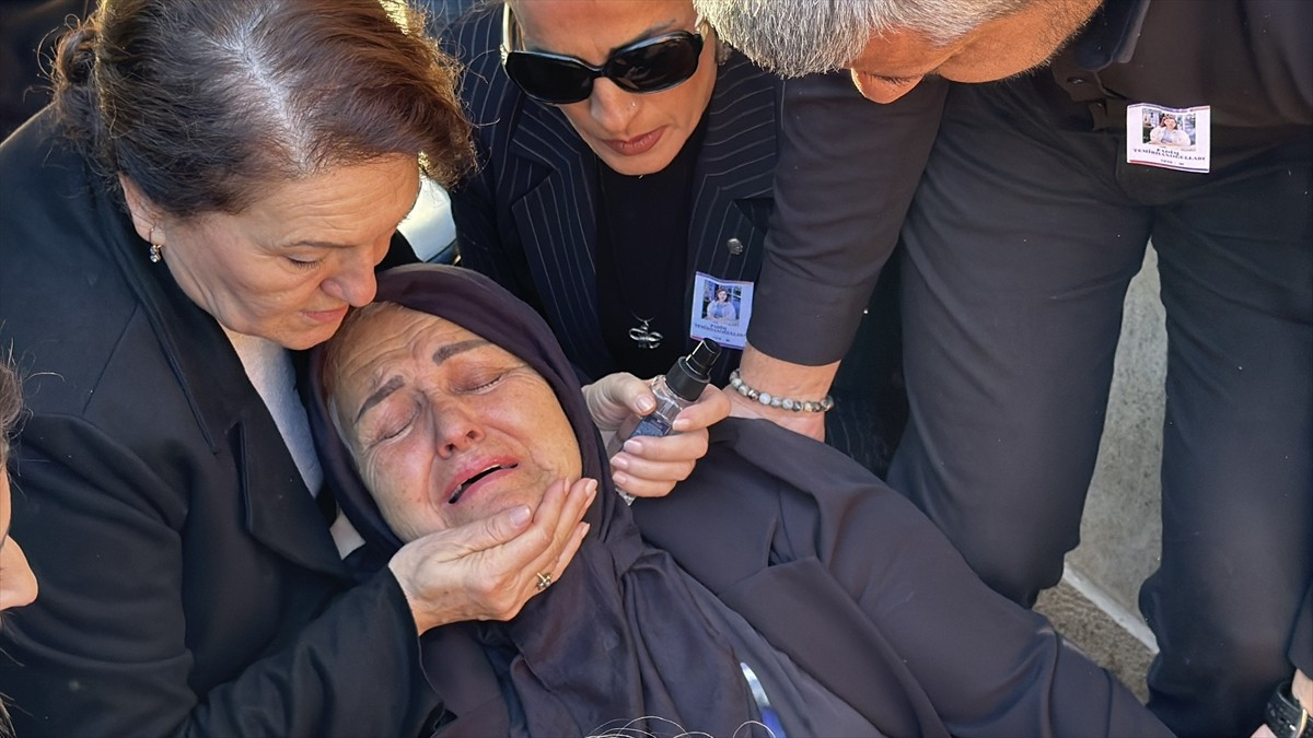 Antalya'da boşanma aşamasındaki eşini öldüren koca müebbet, cinayete yardım eden diğer sanık ise...