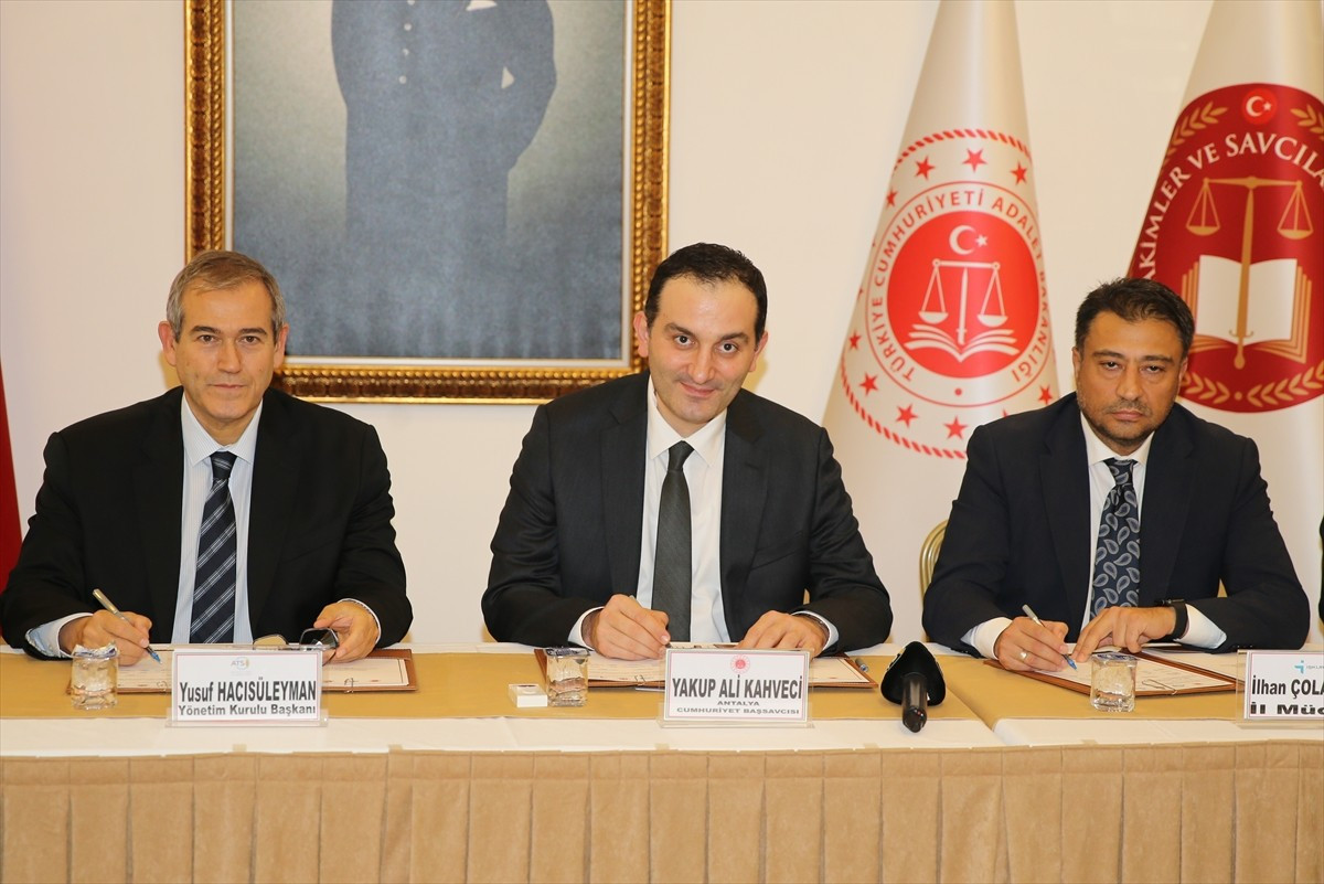 Antalya'da denetimli serbestlikten yararlanan hükümlüler, imzalanan protokolle önce eğitim alacak...