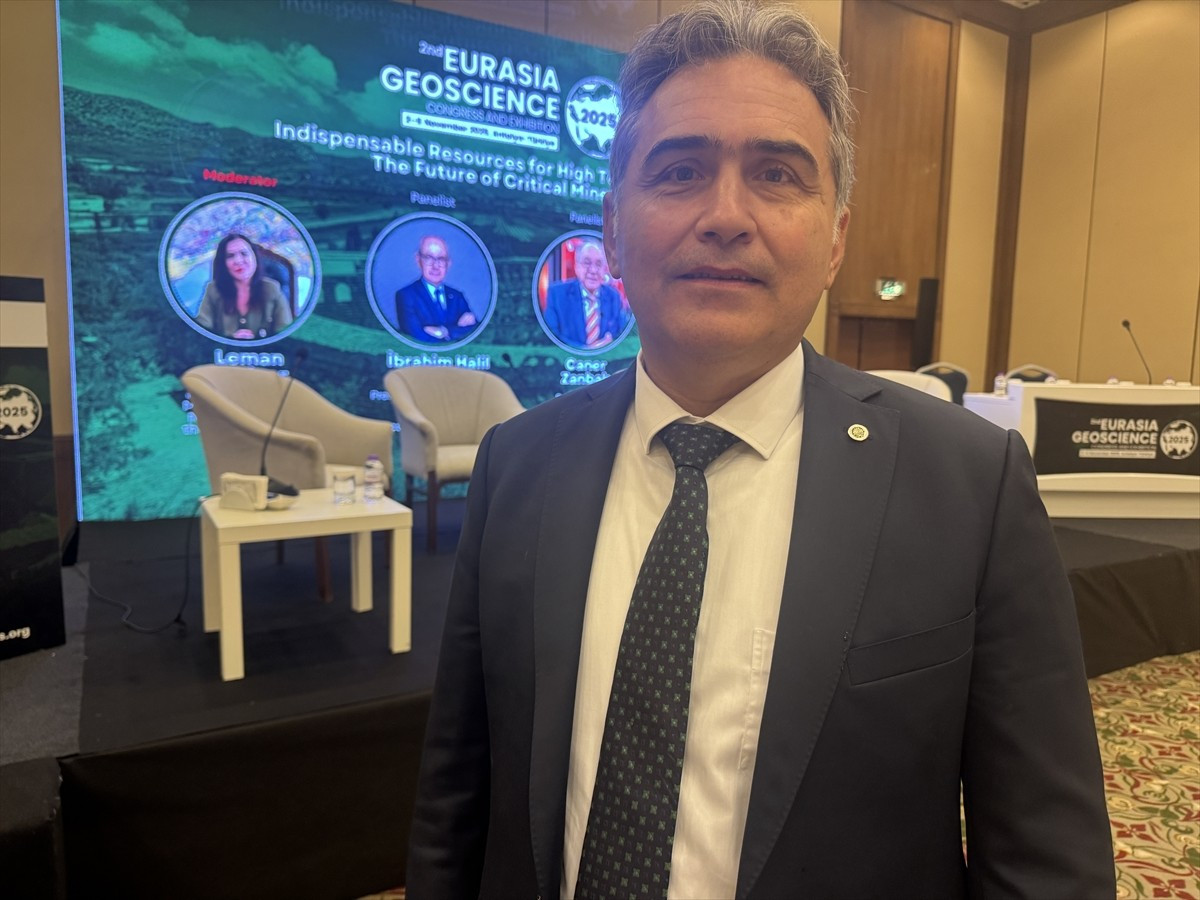 Antalya'da düzenlenen 2. Avrasya Yer Bilimleri Kongresi (EGCE-2025), 24 ülkeden bilim insanlarını...