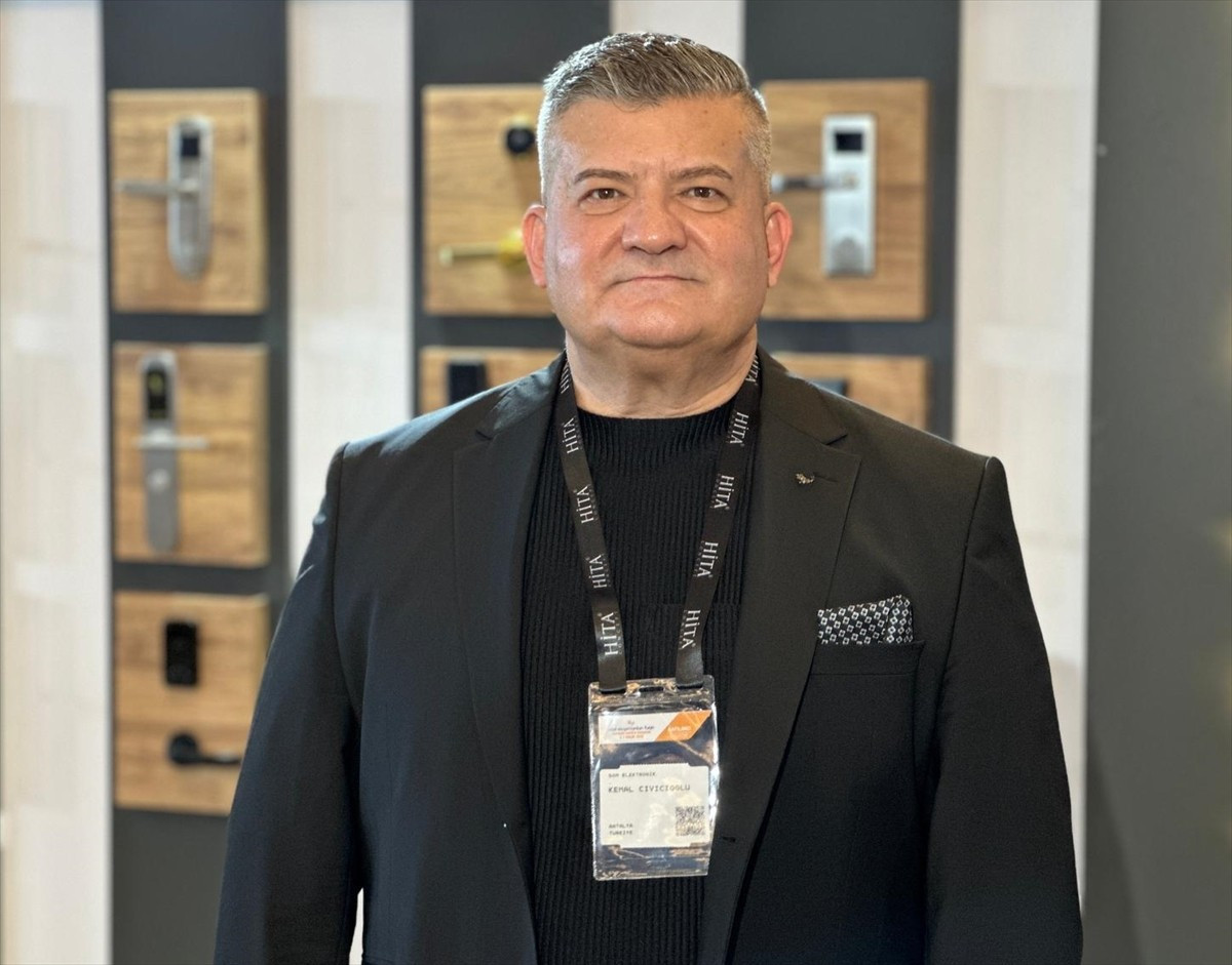 Antalya'da gerçekleştirilen SYT Otel Ekipmanları Fuarı'nda, yangına dayanıklı malzemeler ve...