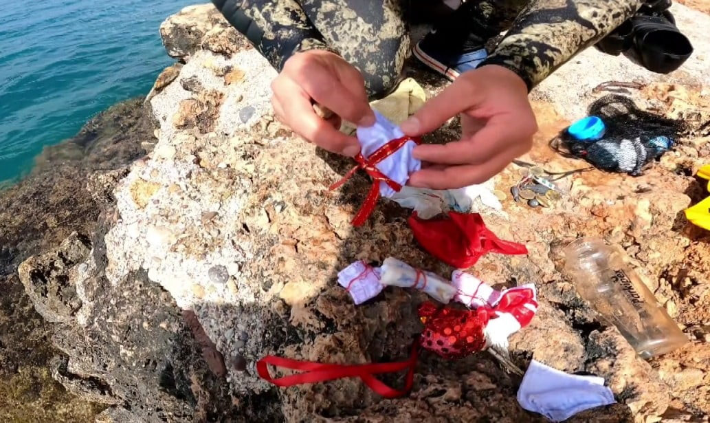 ANTALYA'DA HIDIRELLEZ GECESİ DENİZE ATILAN DİLEK KAĞITLARI VE POŞETLER DALGIÇLAR TARAFINDAN...