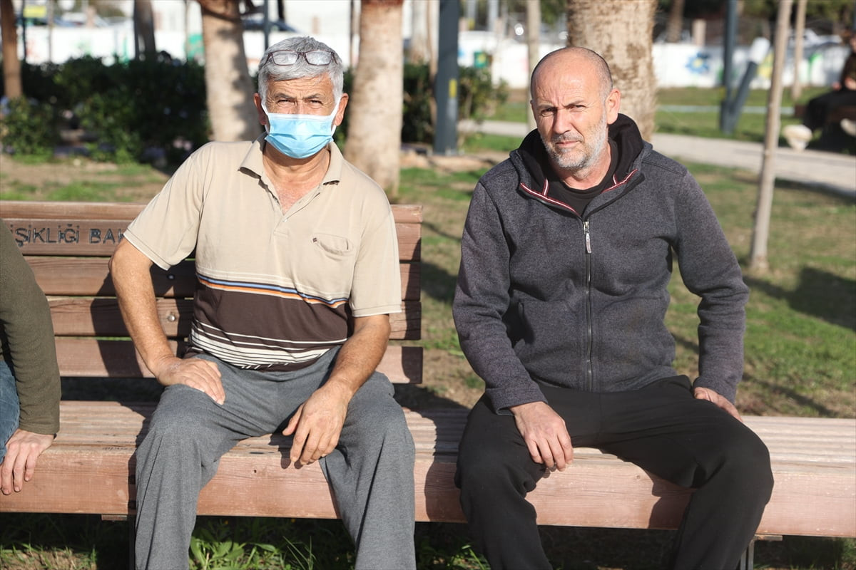 Antalya'da Hollywood yıldızı Jason Statham'a benzerliğiyle dikkati çeken otomobil tamircisi İsmail...