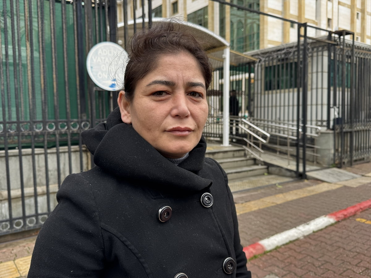 Antalya'da komşusunu elektrikli düzenek kurarak öldürmeye çalıştığı iddia edilen sanık Serhan...