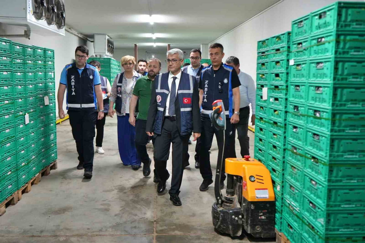 ANTALYA'DA KURBAN BAYRAMI ÖNCESİ TOPTANCI HAL KOMPLEKSİ'NDE FAHİŞ FİYAT VE ÜRÜN DENETİMİ...