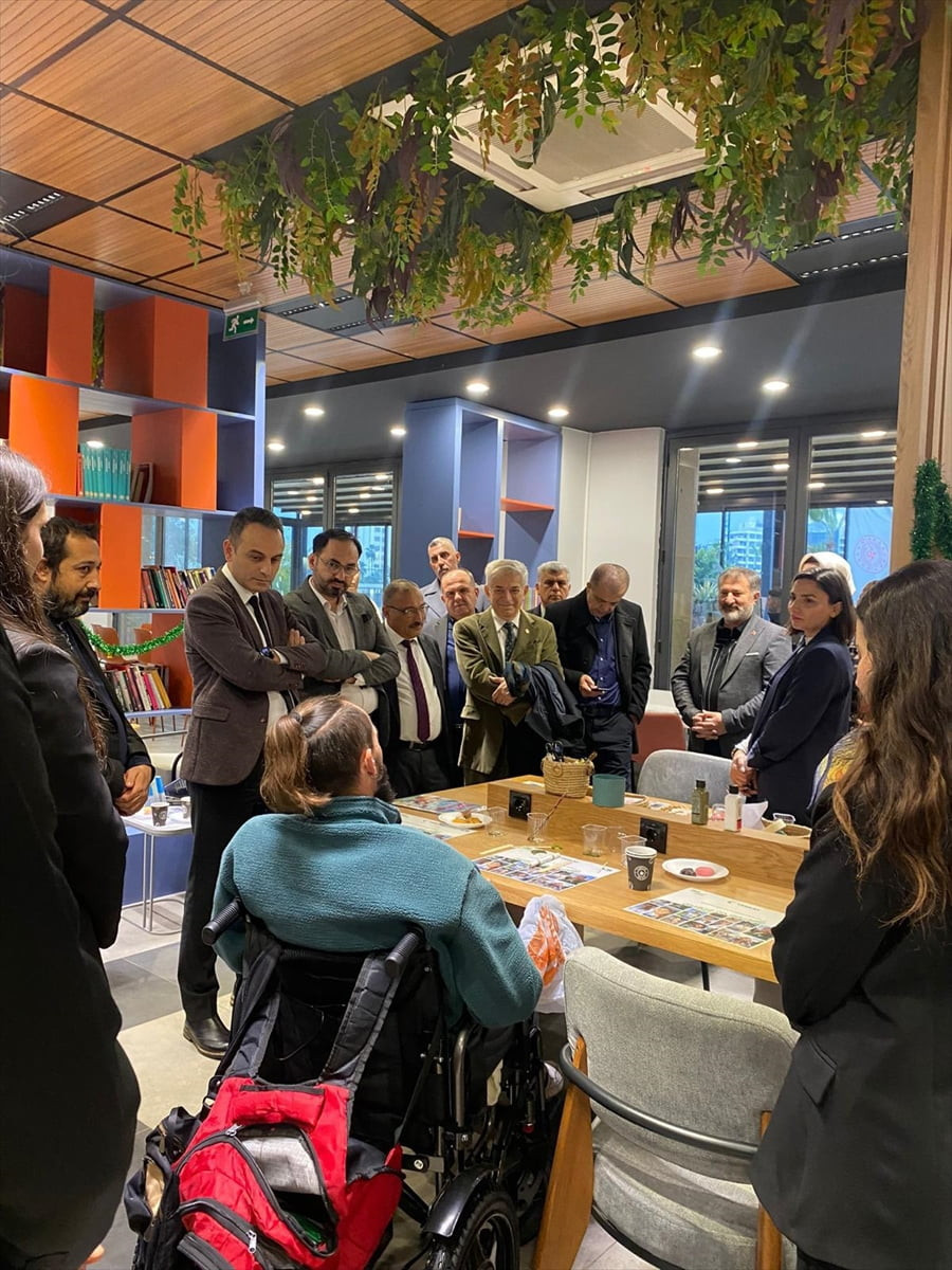 Antalya'da Yeşilay Danışmanlık Merkezi (YEDAM) bünyesinde gerçekleştirilen sanat ve üretim odaklı...