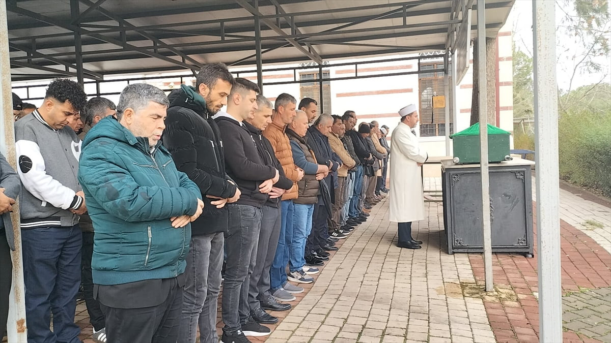 Antalya'da yolcu otobüsünün şarampole devrilmesi sonucu hayatını kaybeden 12 yaşındaki Seymen...