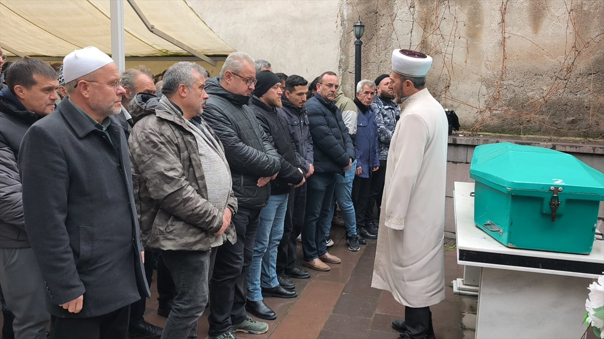 Antalya'da yolcu otobüsünün şarampole devrilmesi sonucu hayatını kaybedenlerden otobüs şoförü...