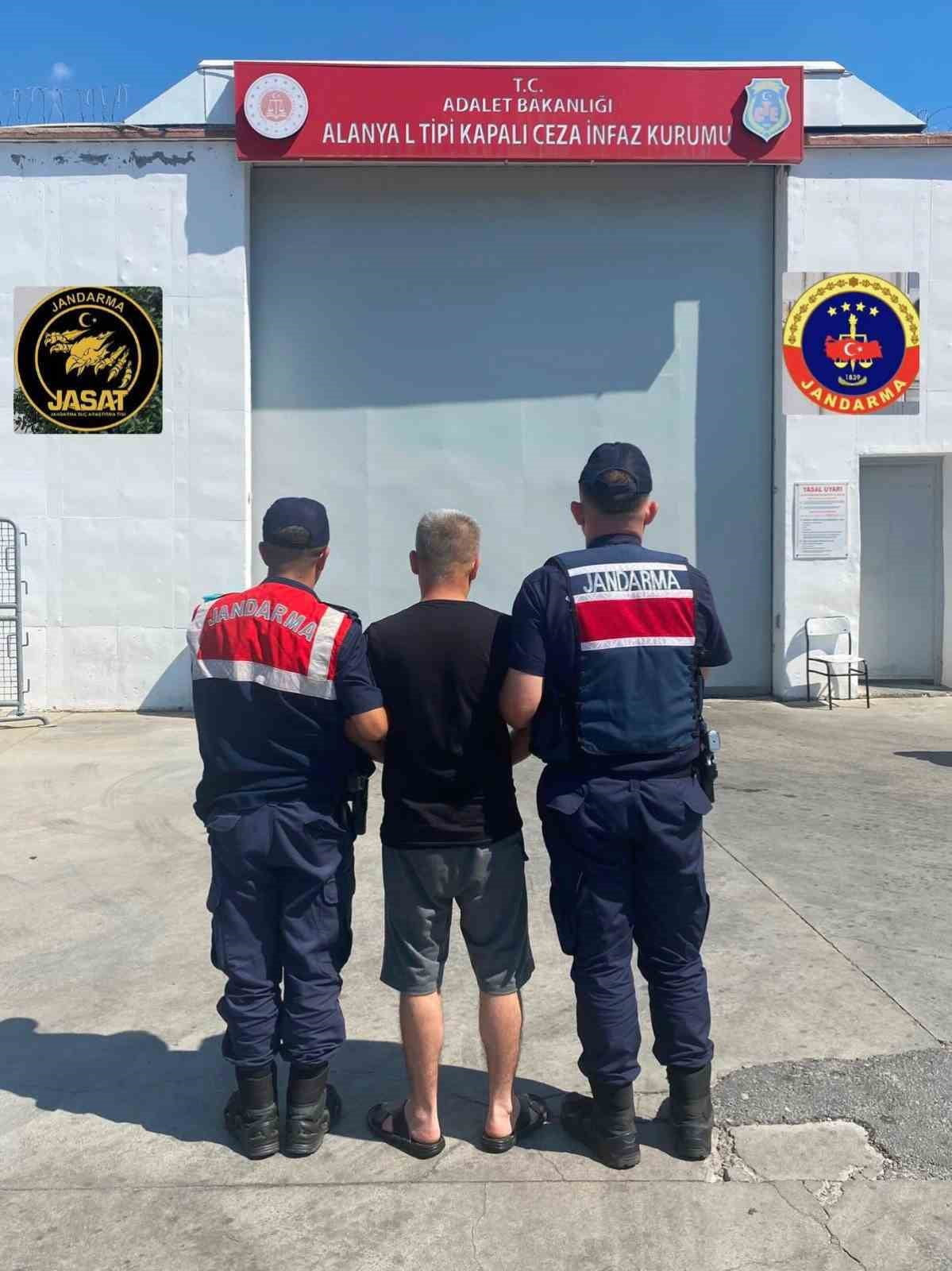 ANTALYA'NIN ALANYA İLÇESİNDE HAKKINDA 23 YIL 3 AY 20 GÜN KESİNLEŞMİŞ HAPİS CEZASI BULUNAN HÜKÜMLÜ...