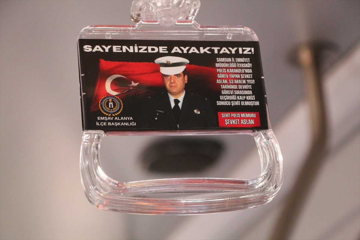 Antalya'nın Alanya ilçesinde özel halk otobüslerindeki tutacaklarda şehit asker ve polislerin...