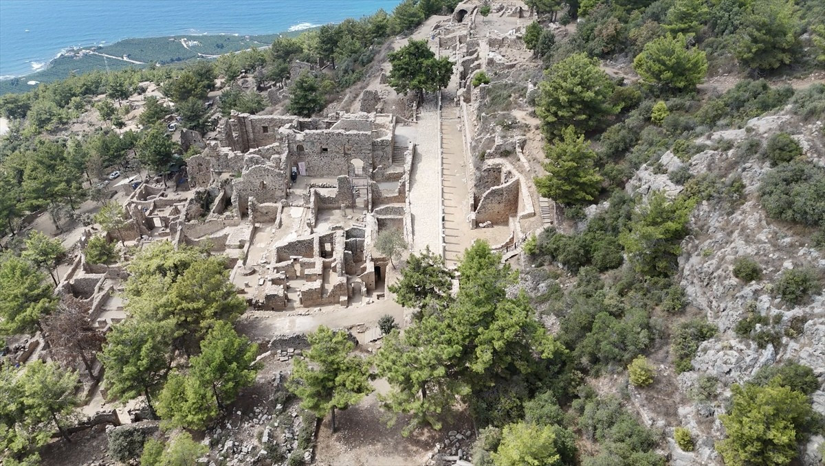 Antalya'nın Alanya ilçesinde "Geleceğe Miras Projesi" sayesinde yıl boyunca yürütülen kazı...