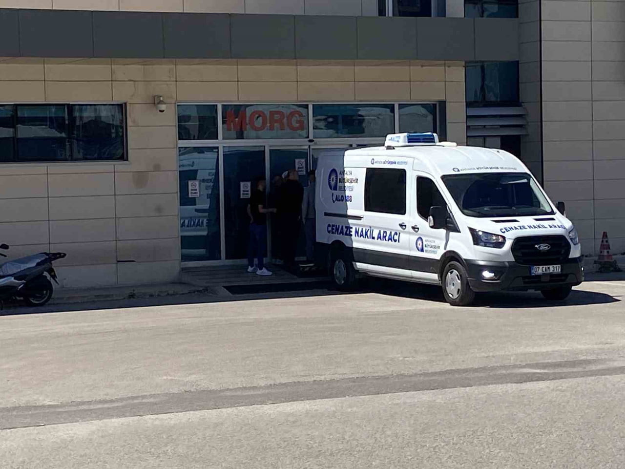 ANTALYA'NIN DÖŞEMEALTI İLÇESİNDE DÜN AKŞAM SAATLERİNDE MEYDANA GELEN TRAFİK KAZASINDA TIRIN...
