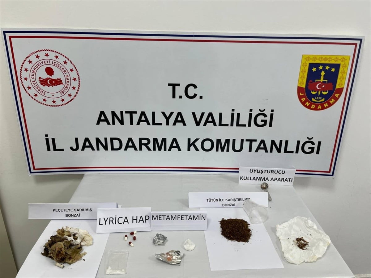 Antalya'nın İbradı ilçesinde düzenlenen uyuşturucu operasyonunda 2 şüpheli gözaltına alındı....