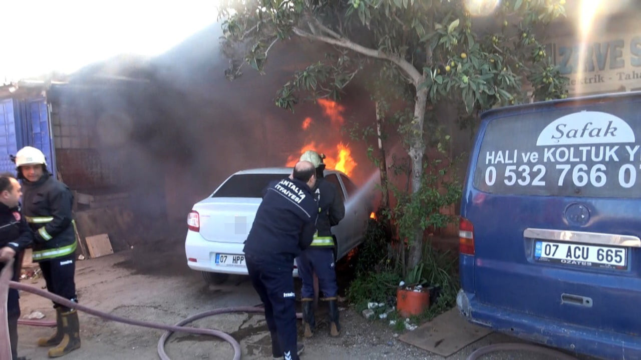 ANTALYA'NIN KEPEZ İLÇESİNDE SAHİBİNİN YAKLAŞIK 15 GÜN ÖNCE TAŞINDIĞI MOTOSİKLET TAMİRHANESİNDE...