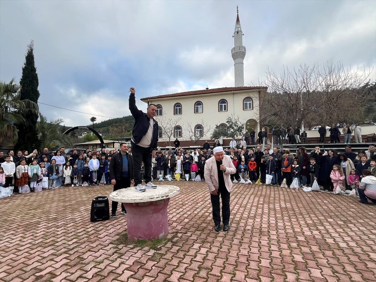 Antalya'nın Kumluca ilçesine bağlı Belen Mahallesi'nde yüzyıllardır devam ettirilen çocuklara...