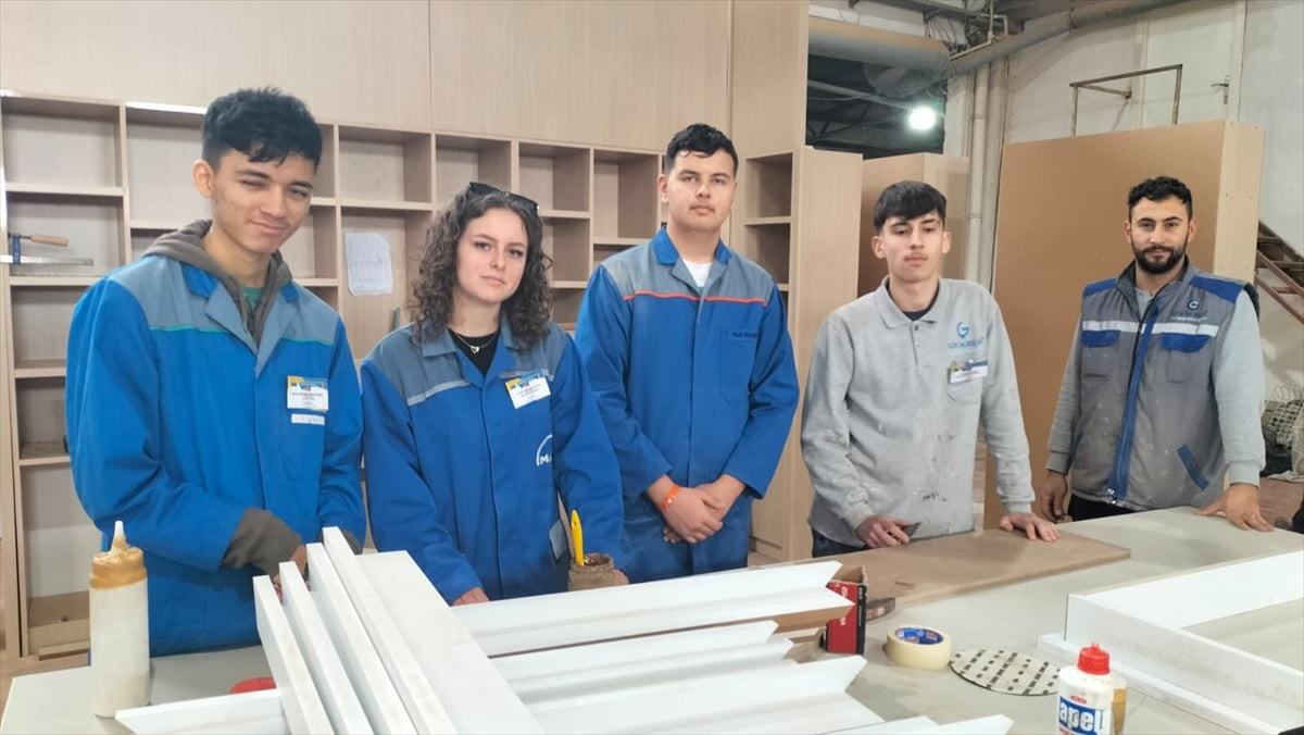 Antalya'nın Manavgat ilçesi, Erasmus+ programı kapsamında Avrupa'nın farklı ülkelerinden gelen...