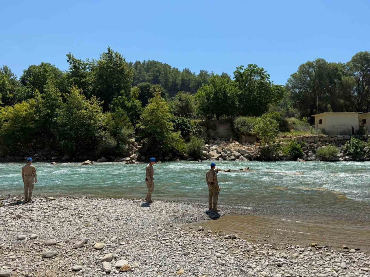 ANTALYA'NIN MANAVGAT İLÇESİNDE ALARA ÇAYI'NDA KAYBOLAN KİŞİNİN BULUNMASI İÇİN BAŞLATILAN ARAMA...