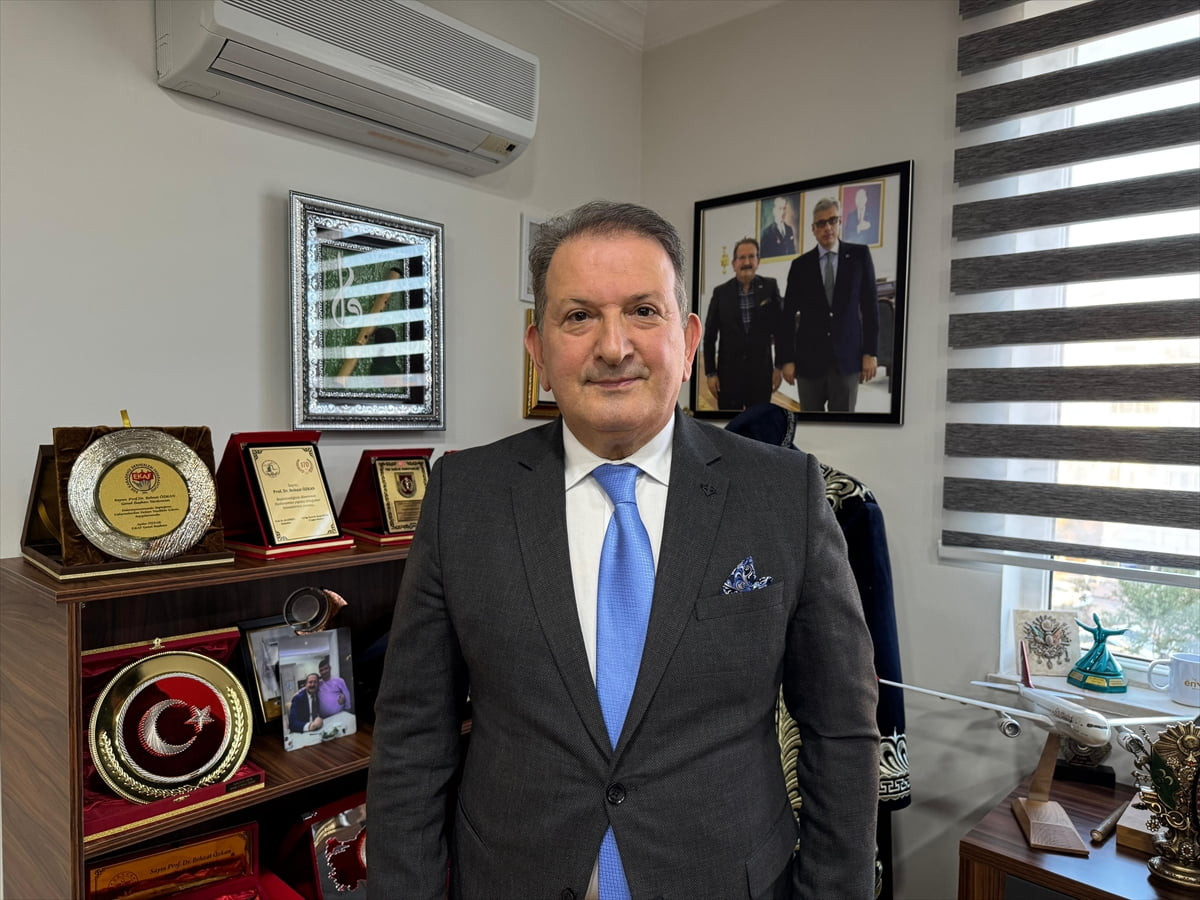 Antalya'nın Serik ilçesinde, bünyesinde ilçe sağlık müdürlüğü, aile sağlığı ile ağız ve diş...