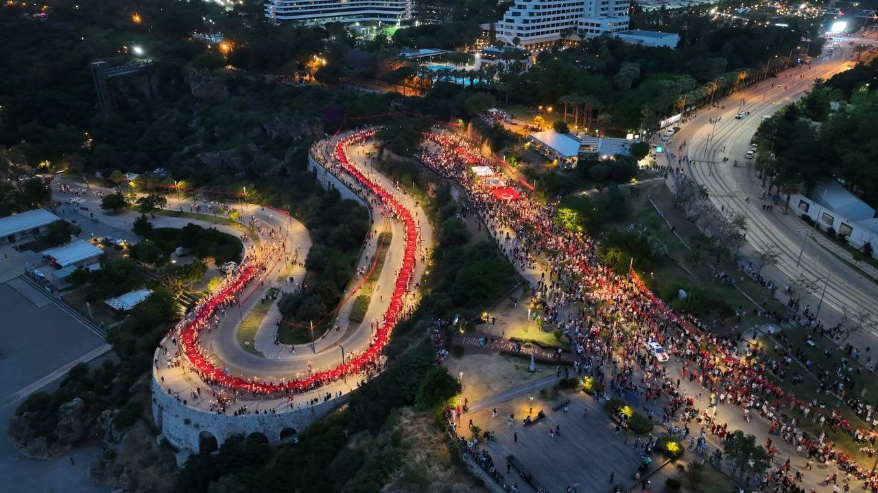 ANTALYA’DA 19 MAYIS ATATÜRK’Ü ANMA, GENÇLİK VE SPOR BAYRAMI, SAAT 19.30’DA BAŞLAYAN FENER ALAYI VE...