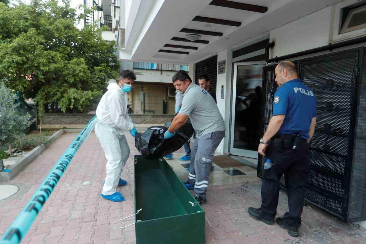 ANTALYA’DA 45 YAŞINDAKİ NİDA NAZLIER’İN EVİNDE ÖLDÜRÜLMESİNE İLİŞKİN DAVADA, HAKKINDA "CANAVARCA...
