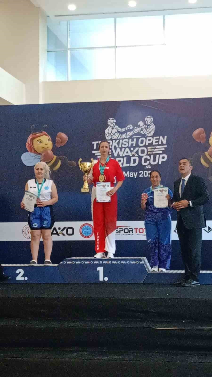 ANTALYA’DA DÜZENLENEN 11. DÜNYA KİCK BOKS KUPASI’NDA AFYONKARAHİSAR SANDIKLI GENÇLİK VE SPOR İLÇE...