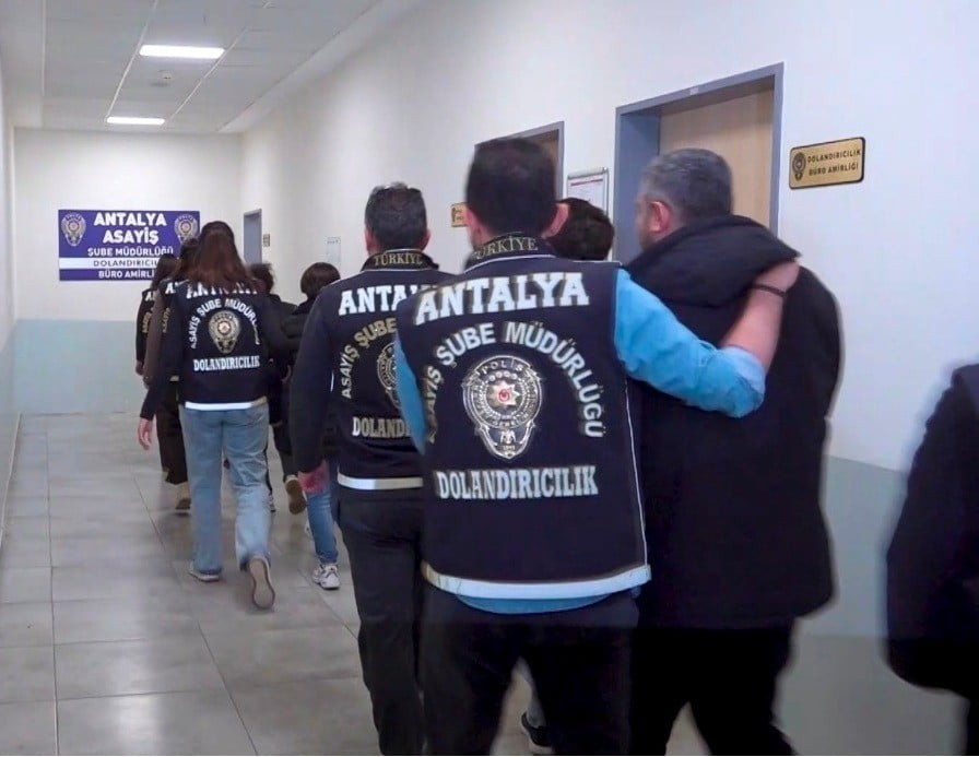 ANTALYA’DA FİNANS MÜDÜRÜNÜ KENDİSİNİ PATENT VEKİLİ OLARAK TANITARAK ‘PATENT ANLAŞMASINDA SORUN...