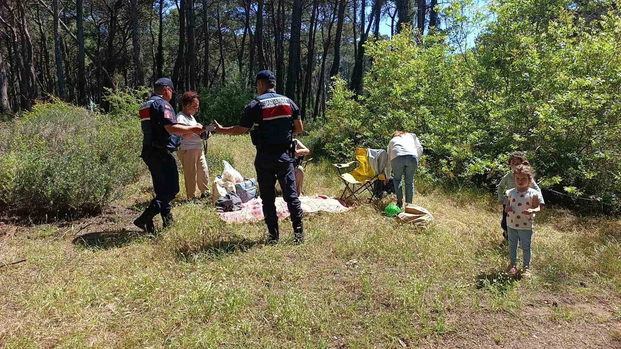 ANTALYA’DA ORMANLARA GİRİŞLER YASAKLANDI JANDARMA VATANDAŞLARI TEK TEK UYARDI