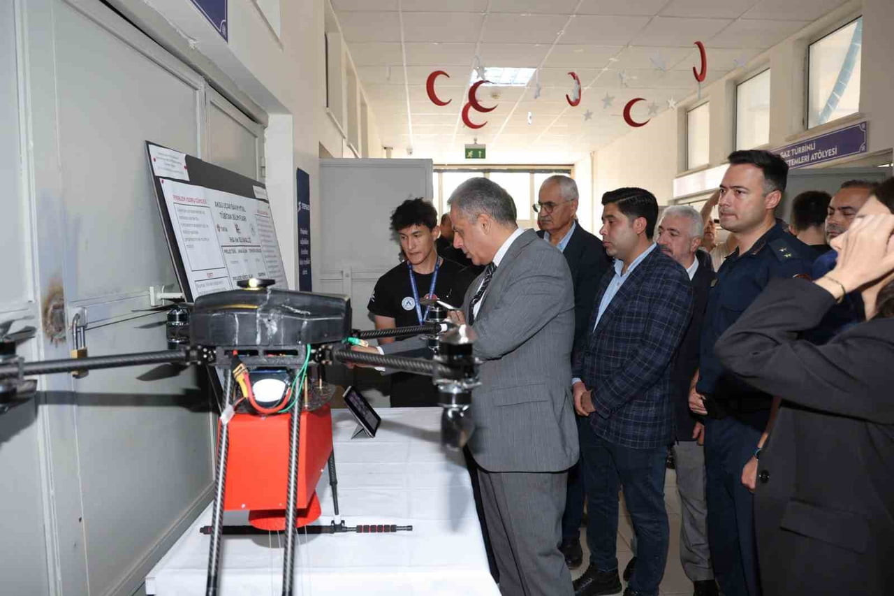 ANTALYA’NIN AKSU İLÇESİNDE EĞİTİM VEREN AKSU UÇAK BAKIM TEKNOLOJİSİ MESLEKİ VE TEKNİK ANADOLU...