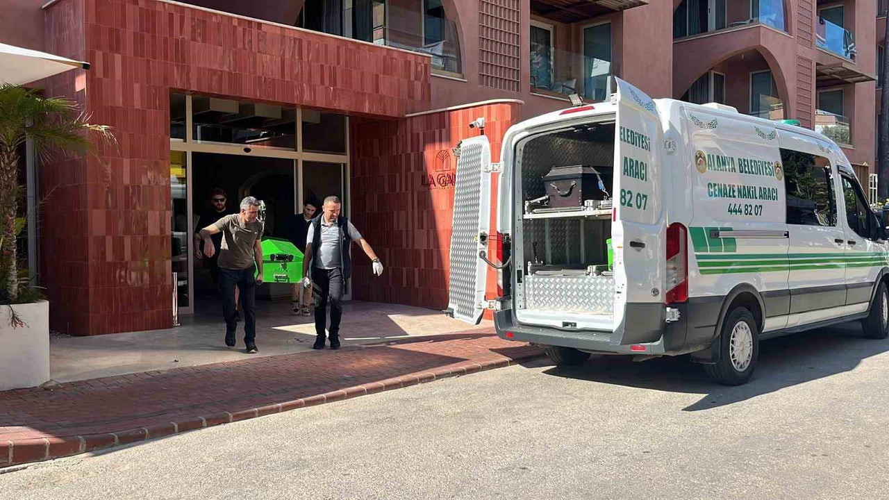 ANTALYA’NIN ALANYA İLÇESİNDE BİR OTEL ODASINDA YABANCI UYRUKLU KADIN ÖLÜ BULUNDU.