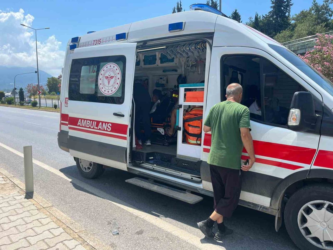 ANTALYA’NIN ALANYA İLÇESİNDE KONTROLDEN ÇIKAN MOTOSİKLETİN DEVRİLMESİ SONUCU 2 KİŞİ...