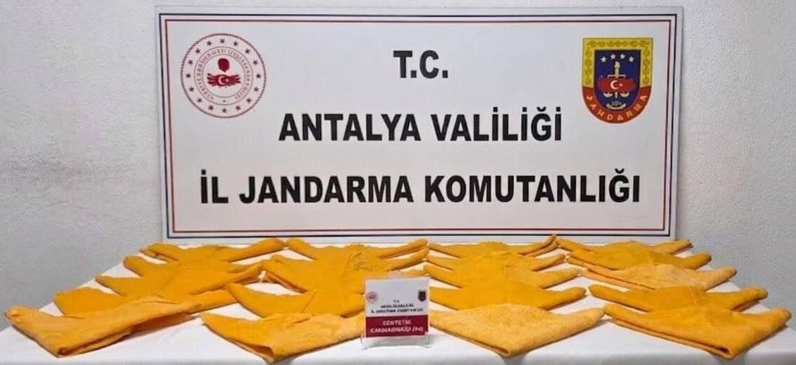 ANTALYA’NIN DÖŞEMEALTI İLÇESİNDE JANDARMA EKİPLERİNCE DÜZENLENEN OPERASYONDA BİR ARAÇTA YAPILAN...