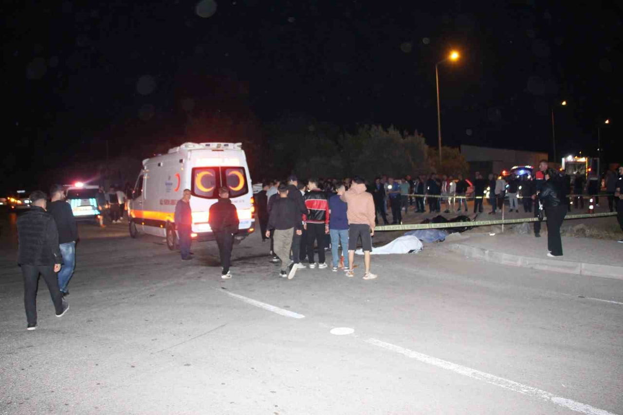 ANTALYA’NIN KUMLUCA İLÇESİNDE MEYDANA GELEN TRAFİK KAZASINDA MOTOSİKLETİN KUUMLUCA BELEDİYESİ...