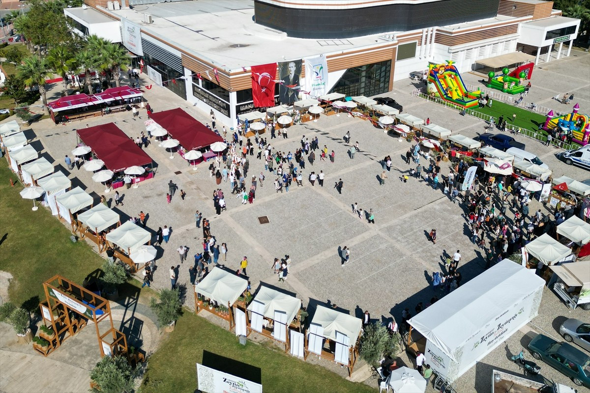 Antalya’nın Manavgat ilçesinde bu yıl ikincisi düzenlenen “Zeytin ve Zeytinyağı Festivali” sona...
