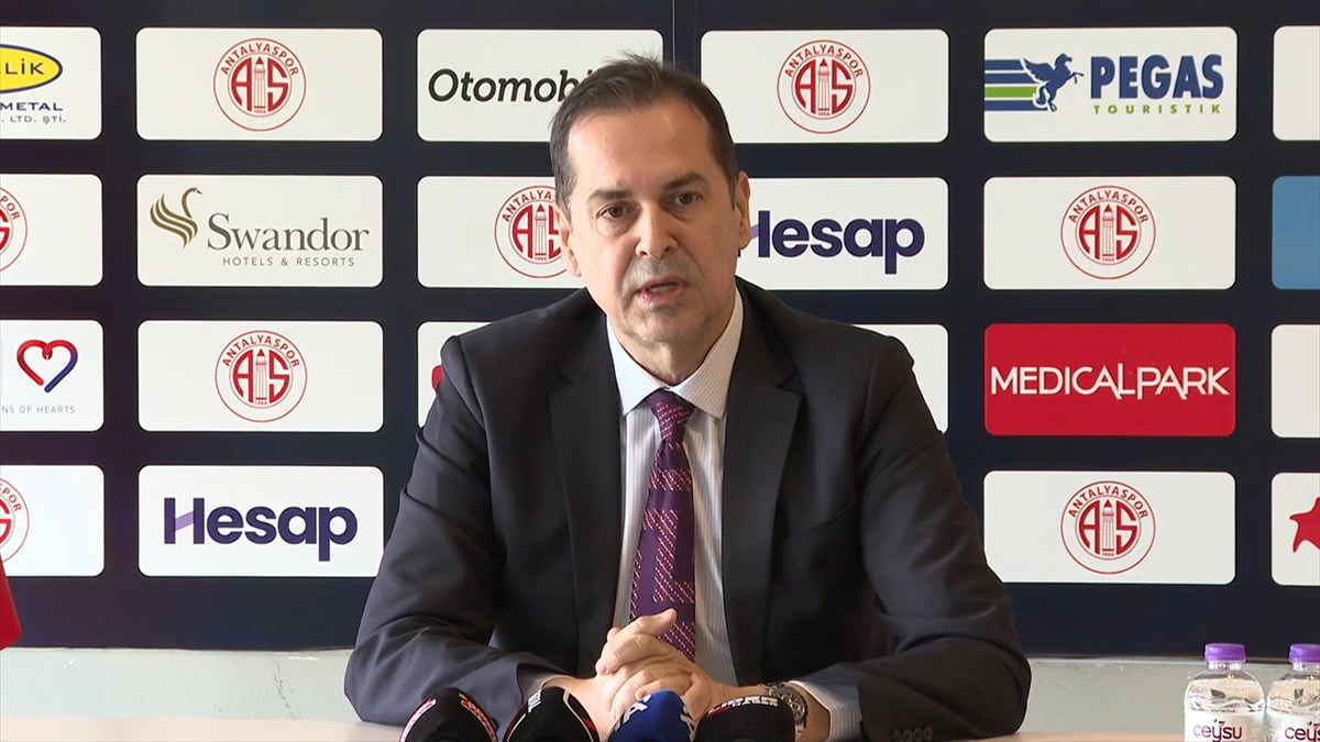 Antalyaspor Başkanı Rıza Perçin, Atilla Vehbi Konuk Tesisleri'nde basın toplantısı...