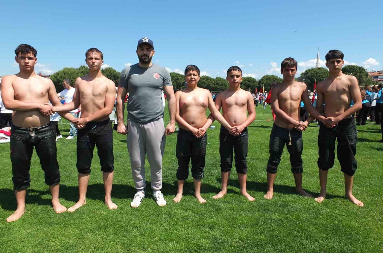 ANTRENÖR KUBİLAY BERK YENİ VE SPORCUAR