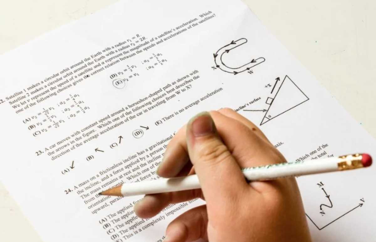 AÖF sınavlarında 4 yanlış 1 doğruyu götürüyor mu