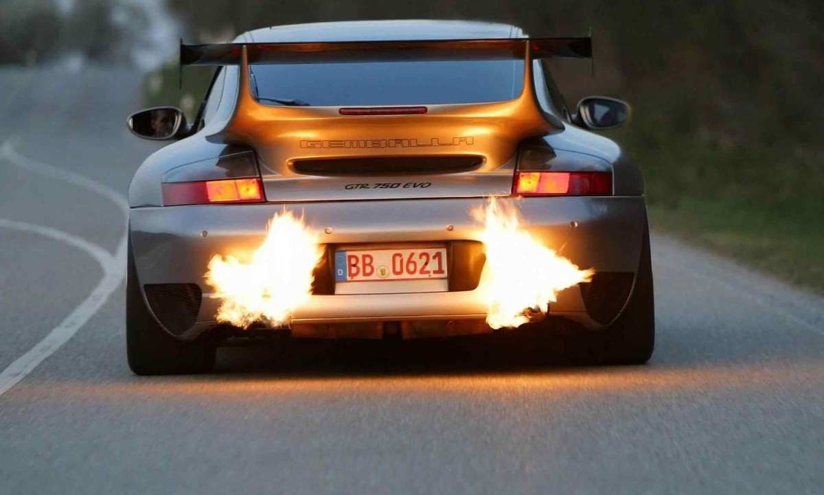 Araba egzozu neden su akıtır?