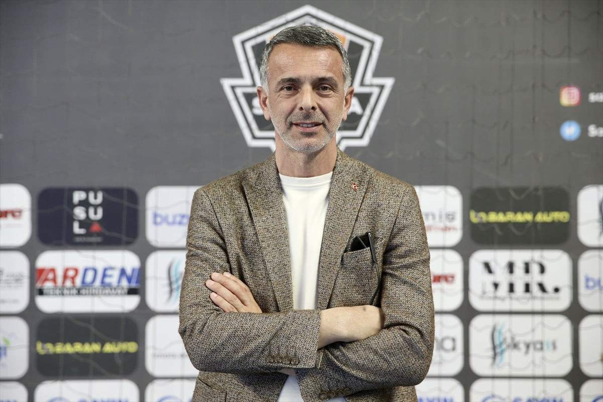 Arabica Coffee House Kadınlar 1. Ligi B Grubu'nda mücadele eden Sakarya Voleybol, Vodafone...